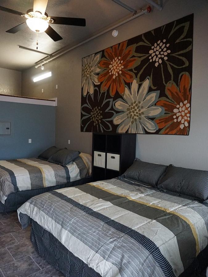 Riverfront Studio Suites 만카톹 외부 사진