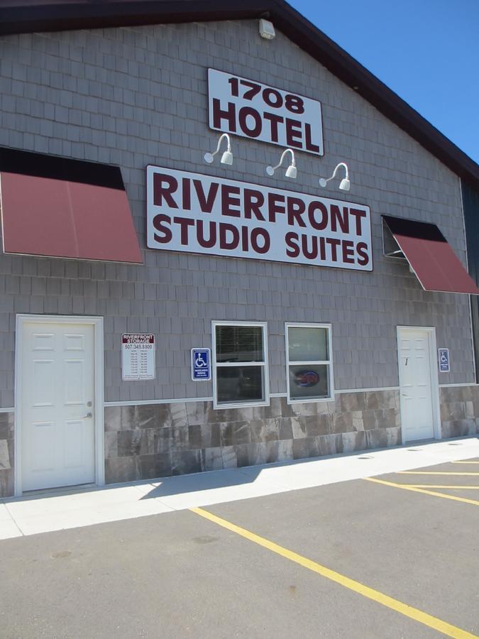 Riverfront Studio Suites 만카톹 외부 사진