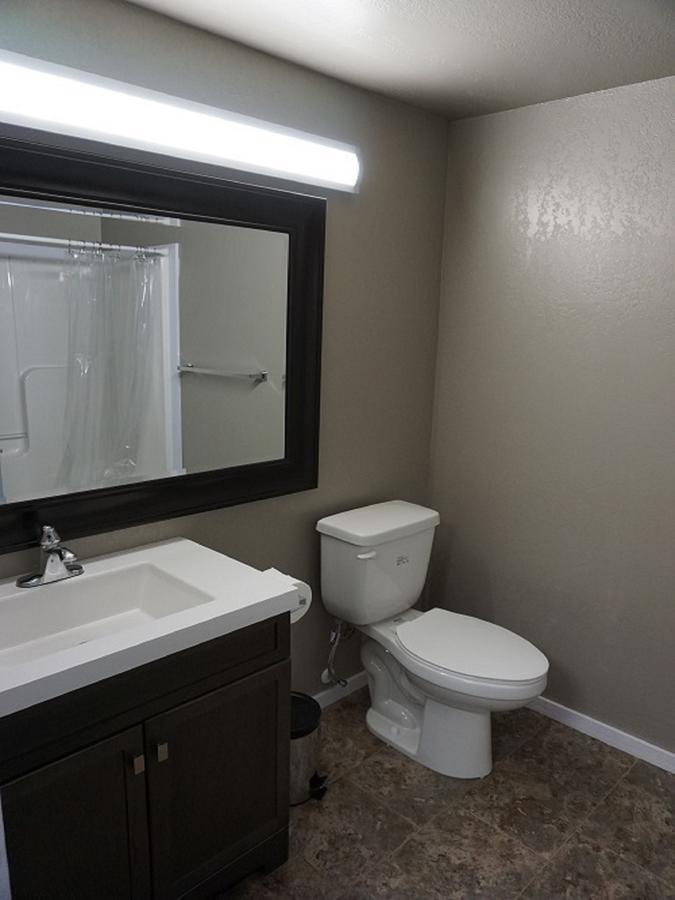 Riverfront Studio Suites 만카톹 외부 사진