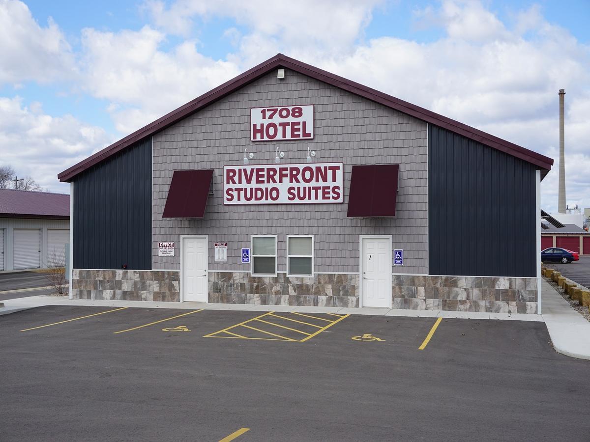 Riverfront Studio Suites 만카톹 외부 사진